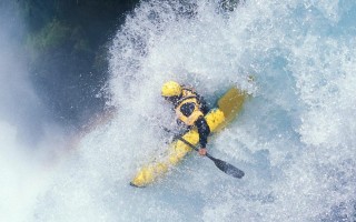 爱游戏在线|内线追逐战风向突变，加福德崛起为新焦点，浓眉热潮显著降温