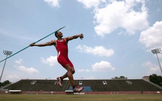【爱游戏】周日西甲巅峰对决，银河战舰远征贝尼托-比利亚马林挑战绿白军团