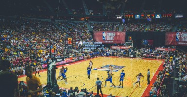 爱游戏app：点球遗憾！穆里尼奥绝望失利，斯帕莱蒂欧冠奏凯，七战五负陷低谷